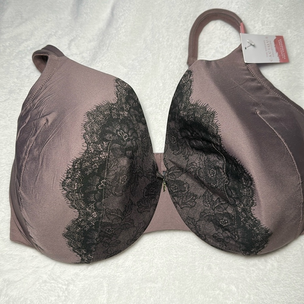 Cacique NWT Full coverage 42G Bra with lace